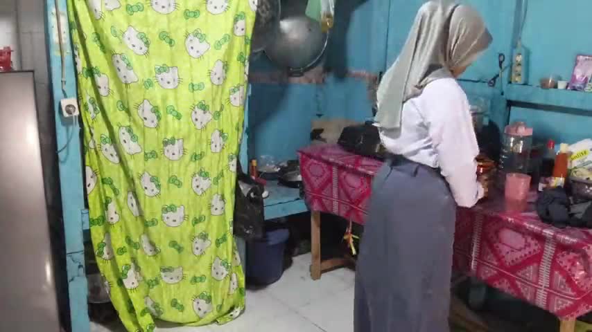 Ngentot Adik Ipar di Dapur Sebelum Berangkat Sekolah