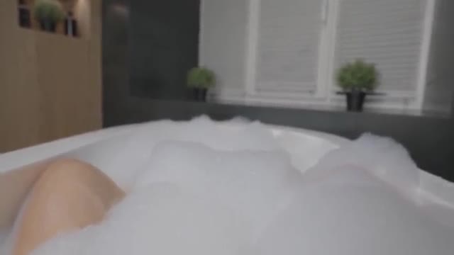 Ngewe Adik TIri Liar DiBathtub